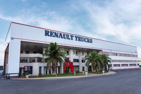 Fachada del concesionario Renault Trucks Talauto VI en Cazalegas